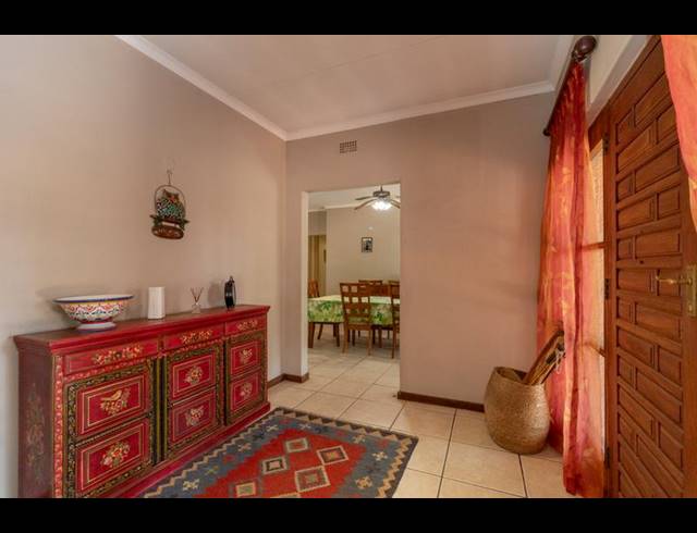 6 BEDROOM HOUSE FOR SALE IN BRACKENHURST